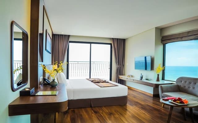 Suite Oceanview with Balcony