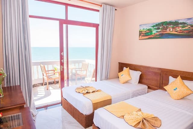 Deluxe Beach Front Twin
