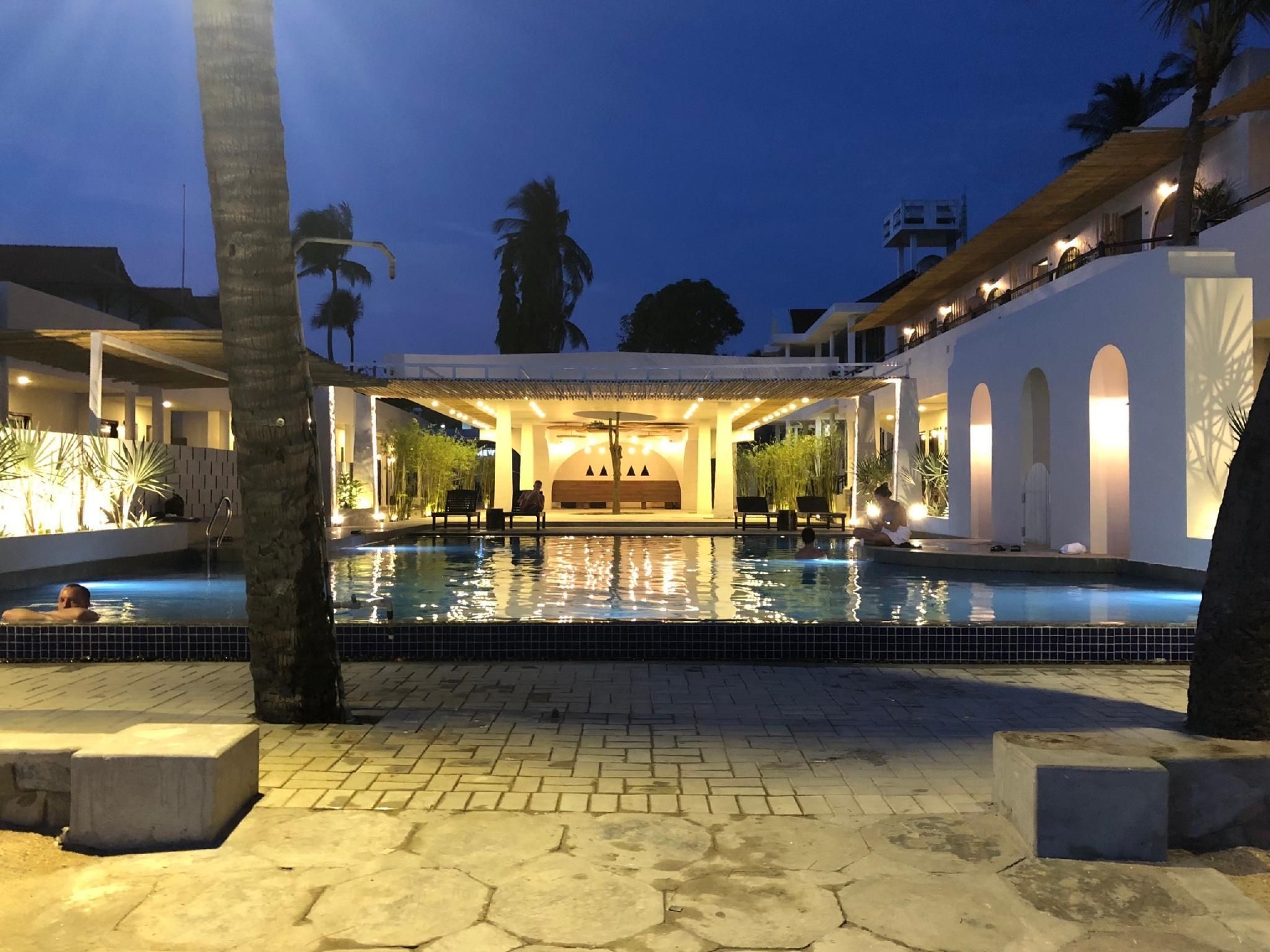 เมรากี โอเอซิส โฮเต็ล (Meraki Oasis Hotel)1