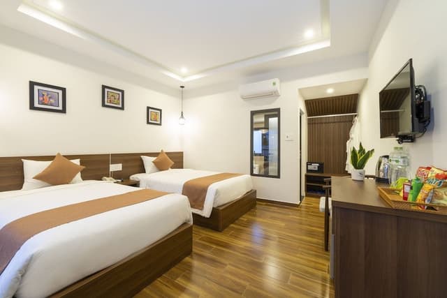 Deluxe Balcony With Courtyard View