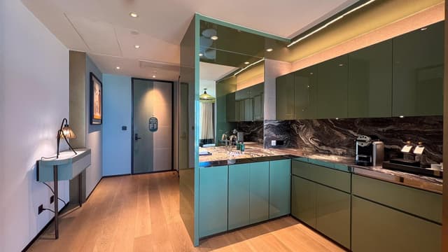 Deluxe Ocean View Suite