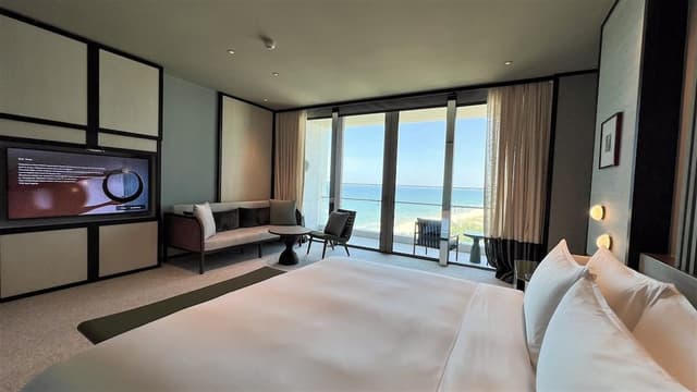 Deluxe Ocean View Suite