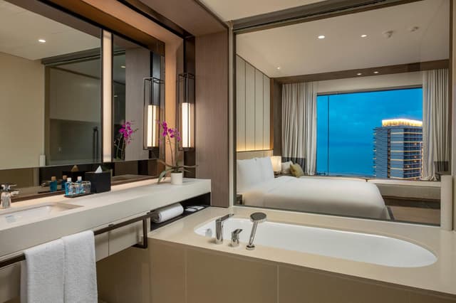 One Bedroom Twin