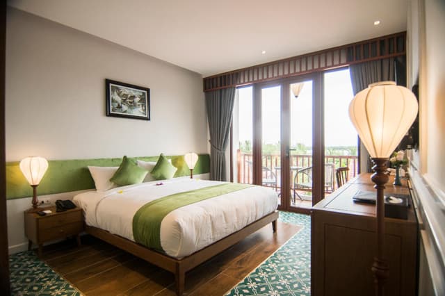 Deluxe Family Room