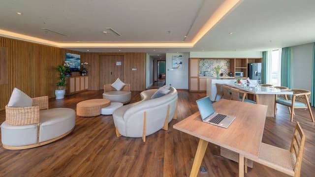 Penthouse with Daily Afternoon tea at VIP Lounge