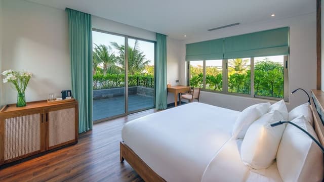 Three-Bedroom Villa with Daily Afternoon tea at VIP Lounge