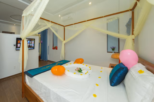 Family Triple Room with View