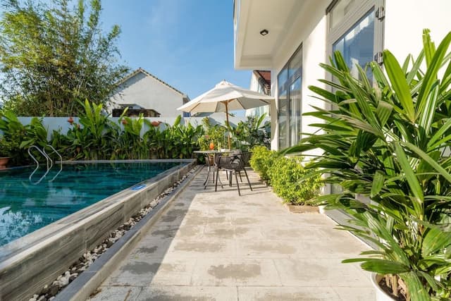 Deluxe Triple Room, Pool View