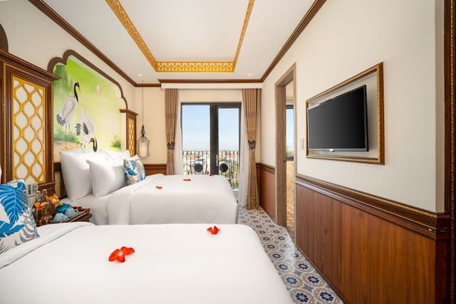 Executive Triple Room, Bathtub, Balcony with Riverside View