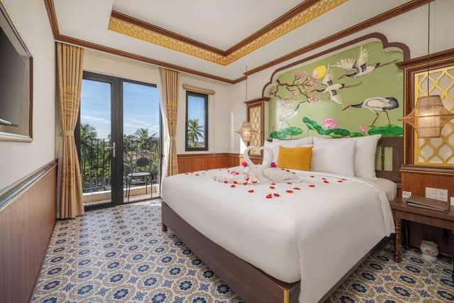 Junior King/Twin Suite, Bathtub, Balcony with Riverside View