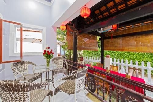 Bougain Villeas Homestay1