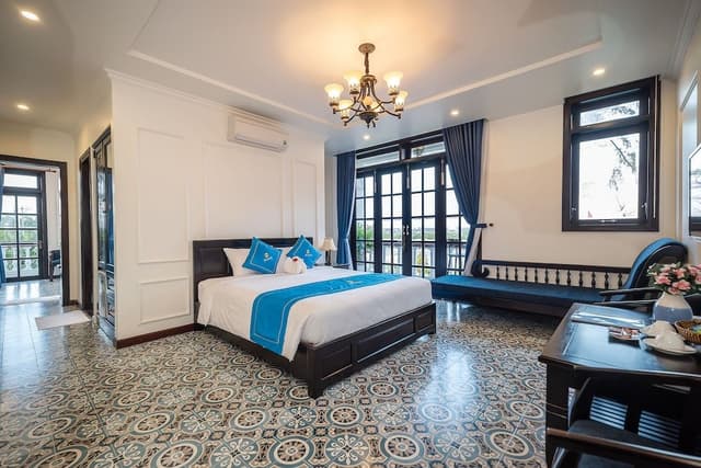 Family Room, 2 Bedrooms