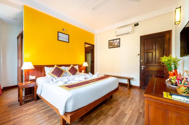 Deluxe Double or Twin Room with Pool View