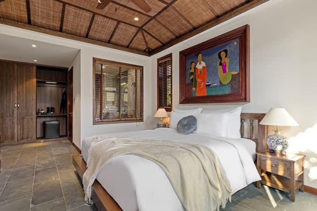 Three Bedroom Villa with Complimentary Daily Minibar and Roundtrip Da Nang Airport Transfer