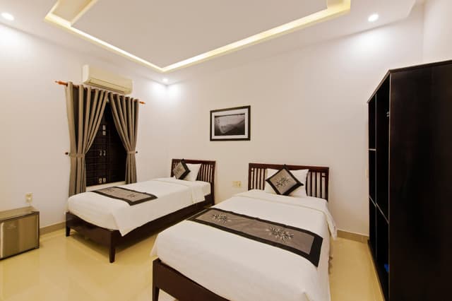 Twin Bedroom