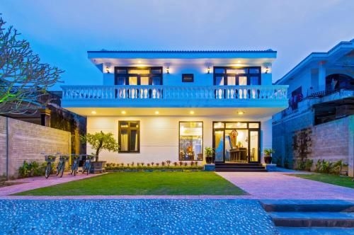ฮอยอัน ซันนี พูล วิลลา (Hoi An Sunny Pool Villa)0