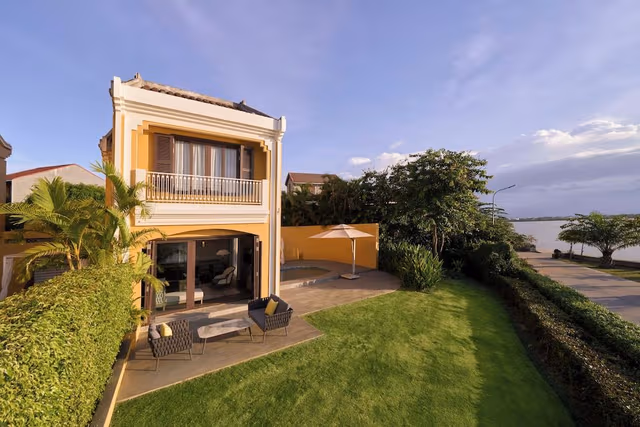 Villa (Moire, Pool)
