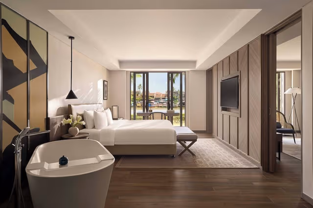 Suite, 1 King Bed, River View