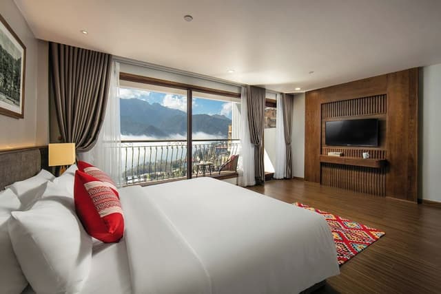 Premium Mountain View with Balcony