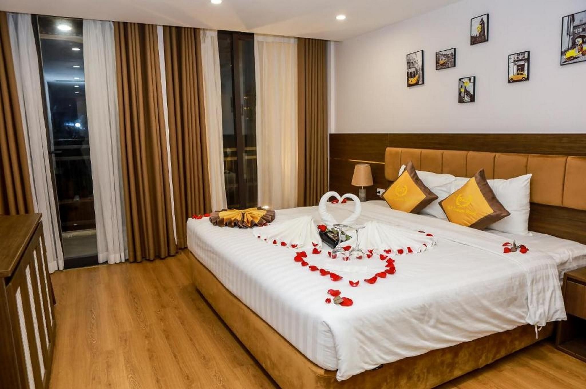 โรงแรมหรู H&T (H&T Luxury Hotel)2