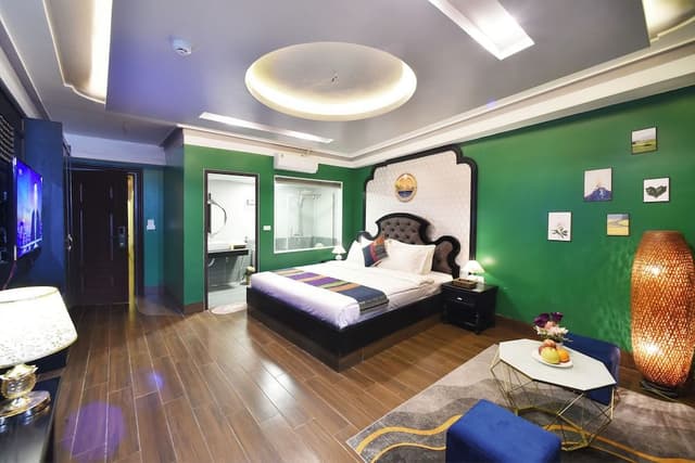 Suite, Balcony, Mountain View