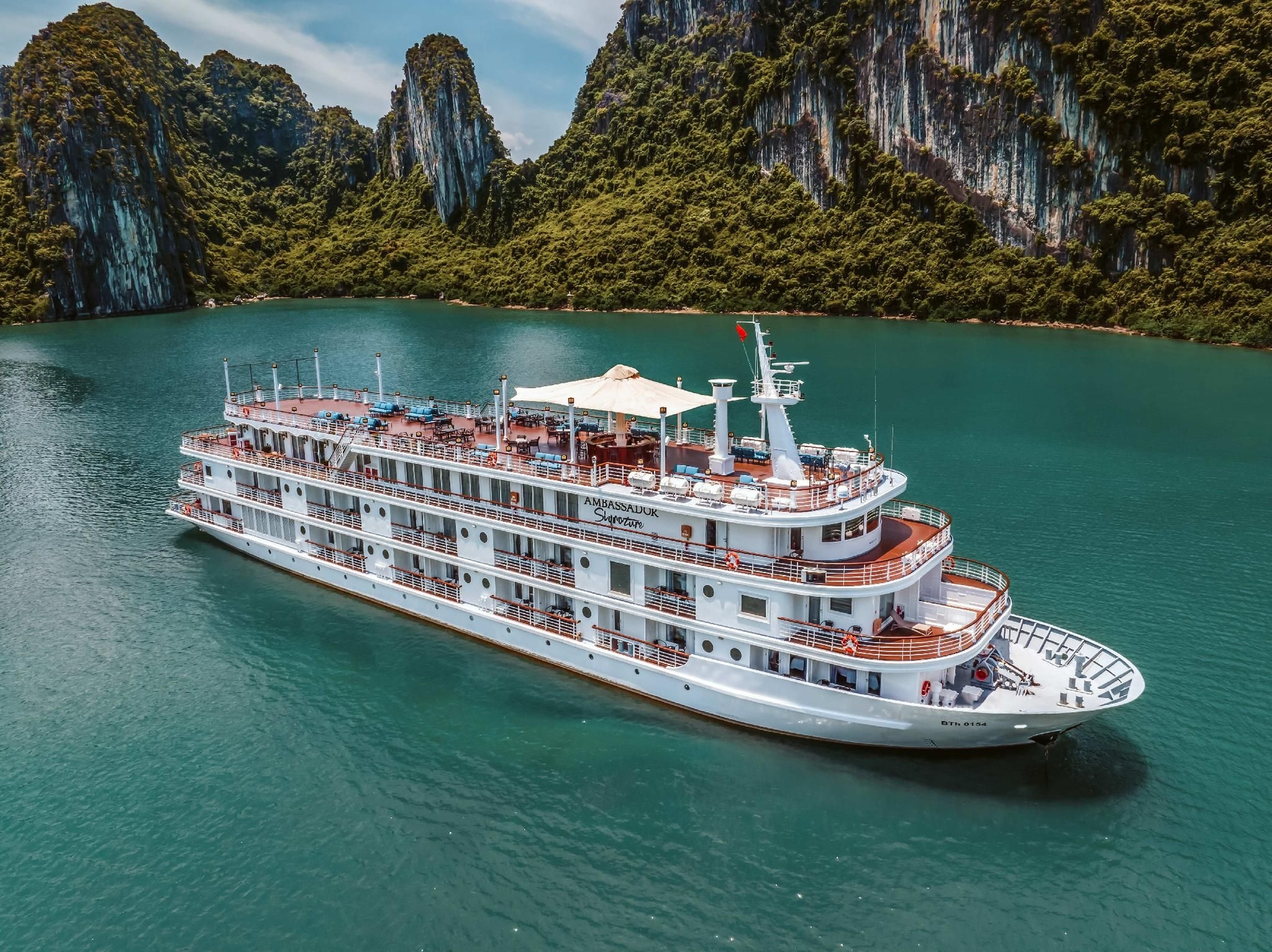 แอมบาสซาเดอร์ ซิกเนเจอร์ ครูซ - อ่าวลานฮา (Ambassador Signature Cruise - Lan Ha Bay)0