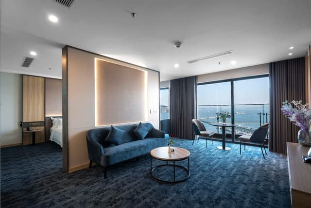 Premier Suite, 1 King Bed, Ocean View