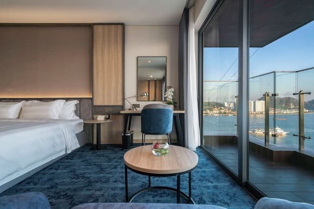 Premier Suite, 1 King Bed, Ocean View