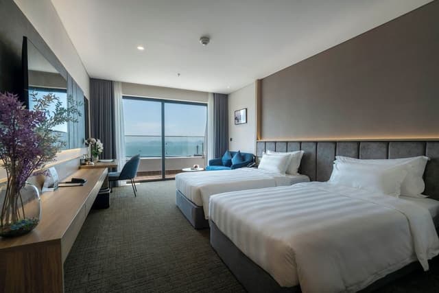 Deluxe Room, 1 King Bed, Ocean View (Ocean)