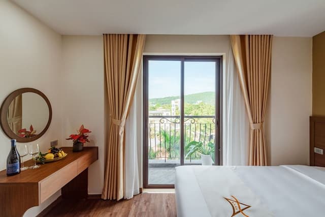 Deluxe Double or Twin Room, Garden View