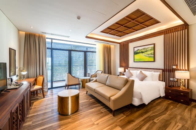 Presidential Villa - 3 King 4 Single Beds, Private Pool, Beachfront
