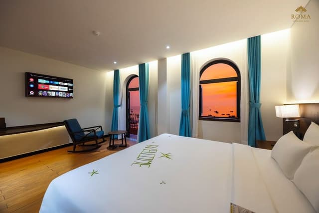 Fortuna, Ocean View, 1 King Bed with Window / Balcony