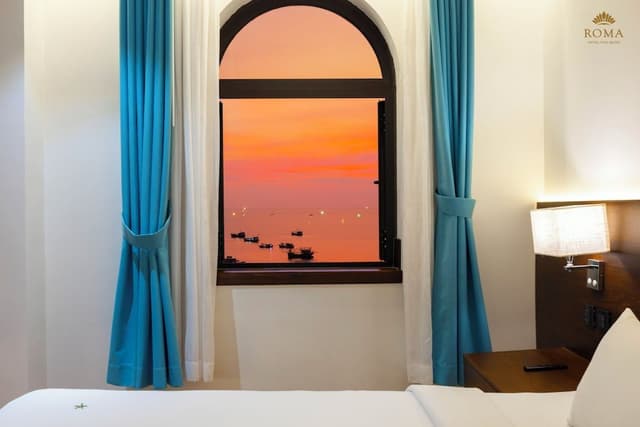 Fortuna, Ocean View, 1 King Bed with Window / Balcony