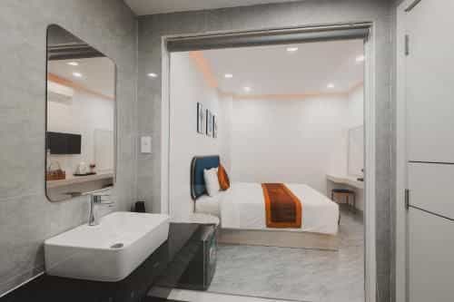 Hai Duong PQ Hotel Hai Duong PQ Hotel