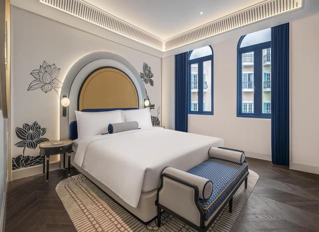 Suite, 1 King Bed