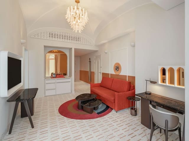 Suite, 1 King Bed