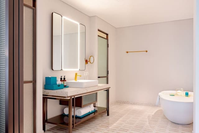 Suite, 1 King Bed