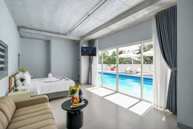 Deluxe Double Room, Pool View