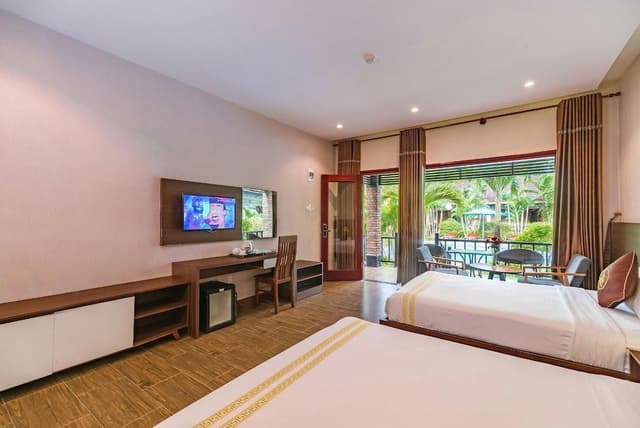 Triple Room with Pool View