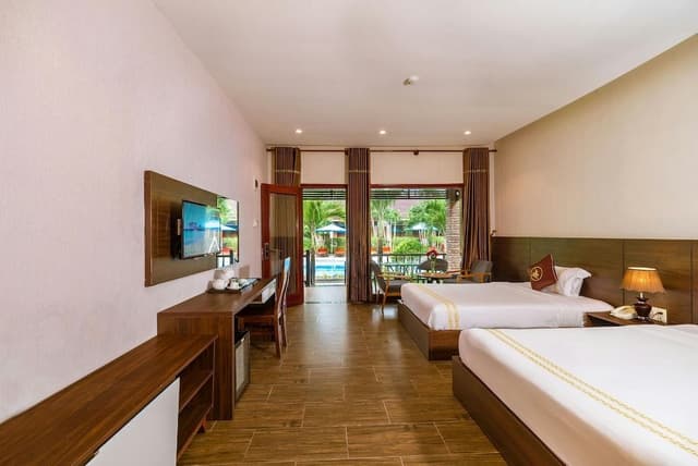 Triple Room with Pool View