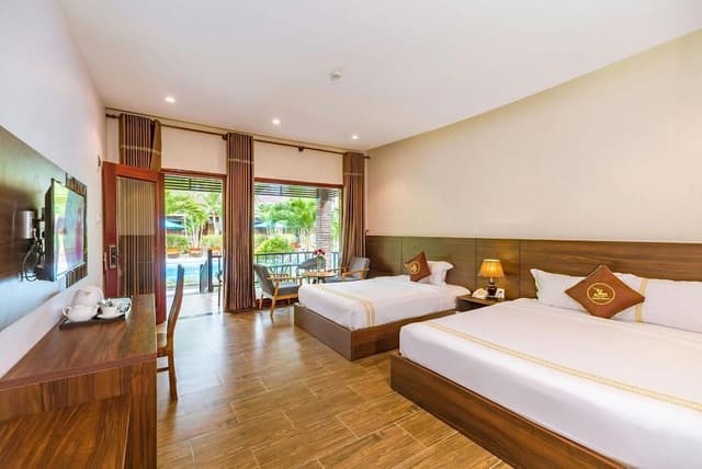 Triple Room with Pool View