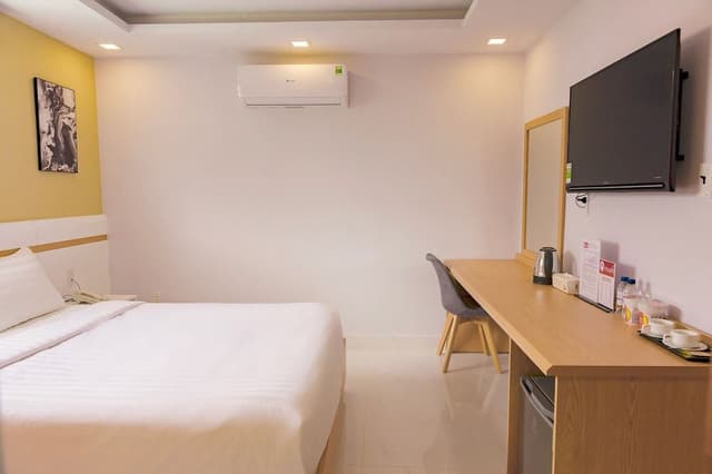 Standard Double Room, No Windows