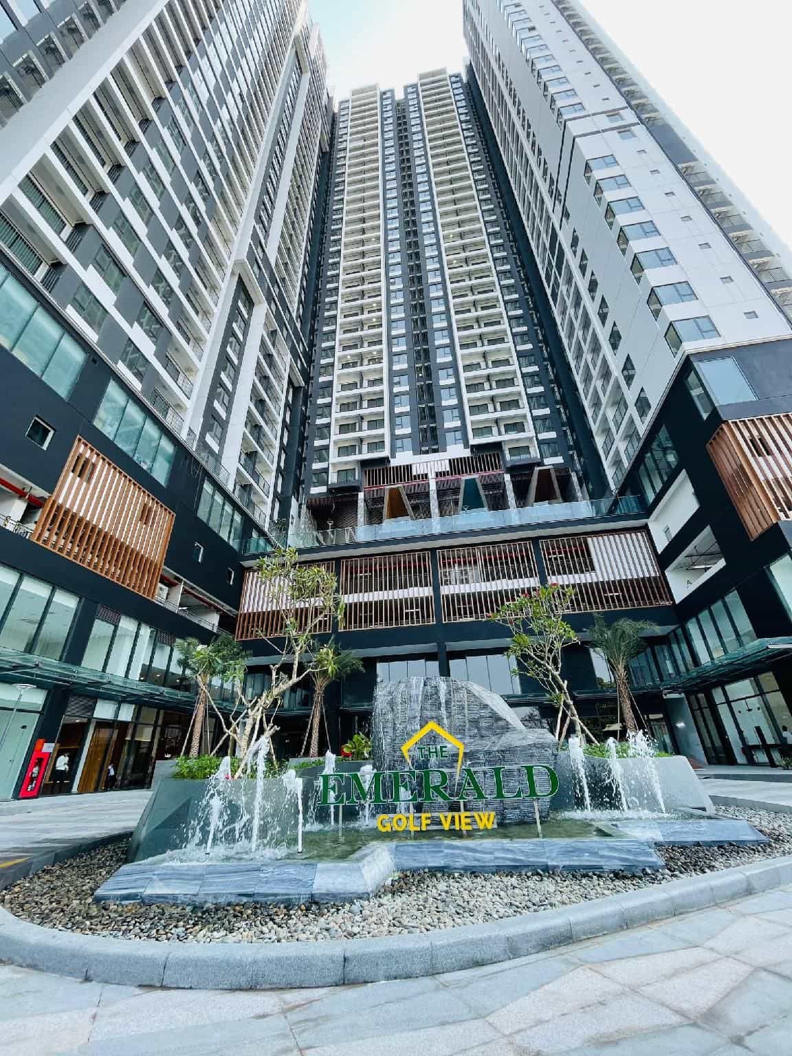 The Emerald Golf View Apartment