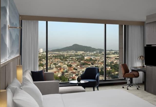 Club Room, 1 King Bed, Club Lounge Access