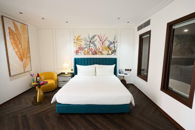 Executive Lake View Room