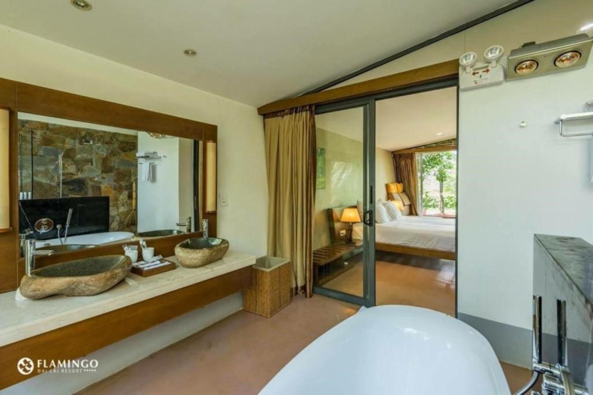 ไดไหลรีสอร์ท - วิลล่าวิวทะเลสาบ (Dai Lai Resort - Lake view villa)3