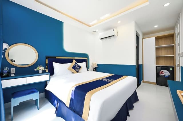 Deluxe Room, 1 Queen Bed, Balcony, City View
