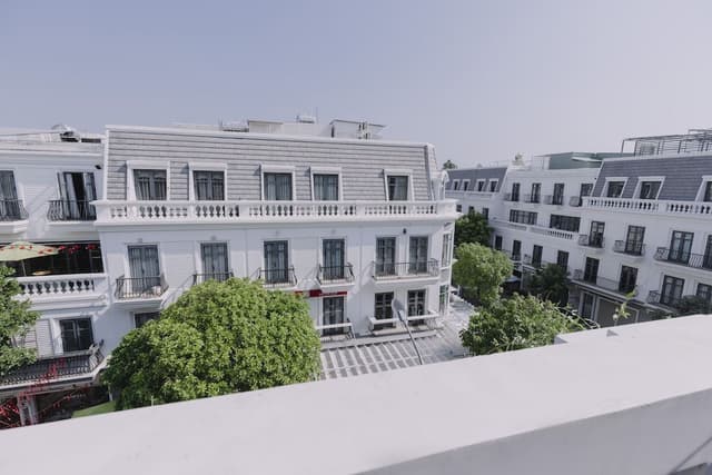 Deluxe Room, 1 Queen Bed, Balcony, City View