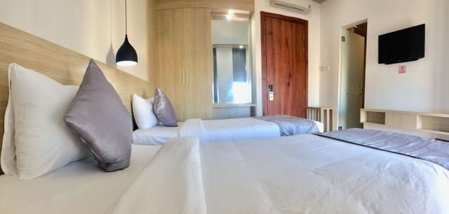 Superior Room, 2 Twin Beds, Non Smoking, City View