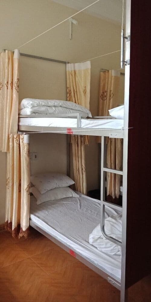 Bed in 6-Bed Mixed Dorm
